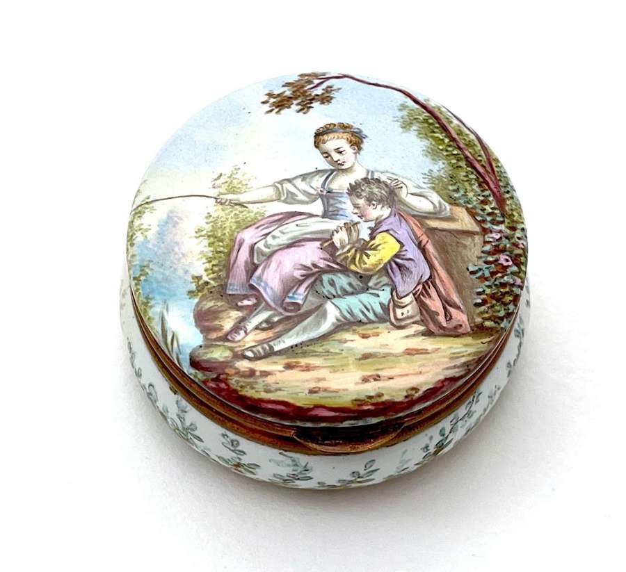 Super Antique French Finely Enamelled Pill Box