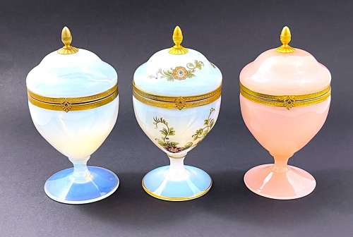 Unusual Antique French Bulle de Savon Opaline Glass Box with Flowers