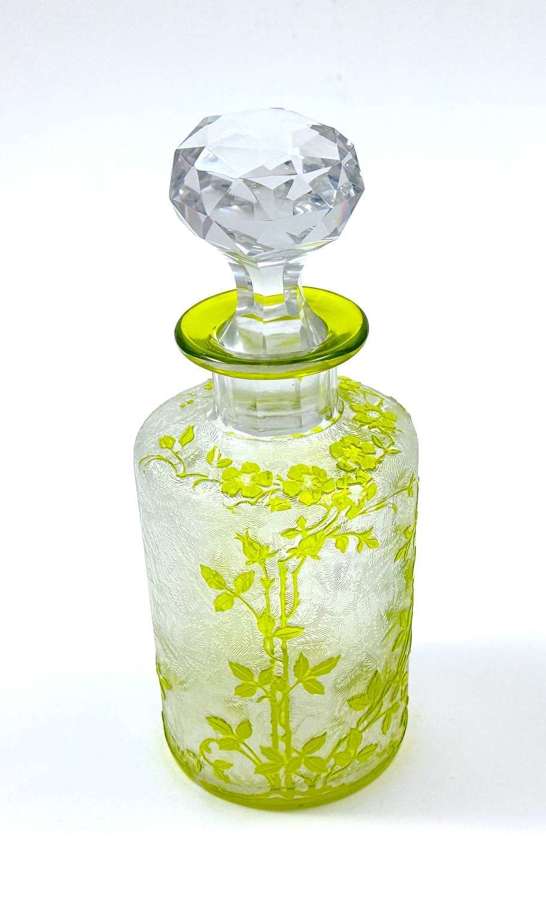 Large Antique BACCARAT Eglantier Pattern Lime Green Perfume Bottle