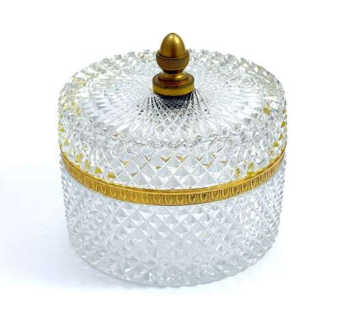 A Large Antique BACCARAT Round Diamond Cut Crystal Casket  and Lid.