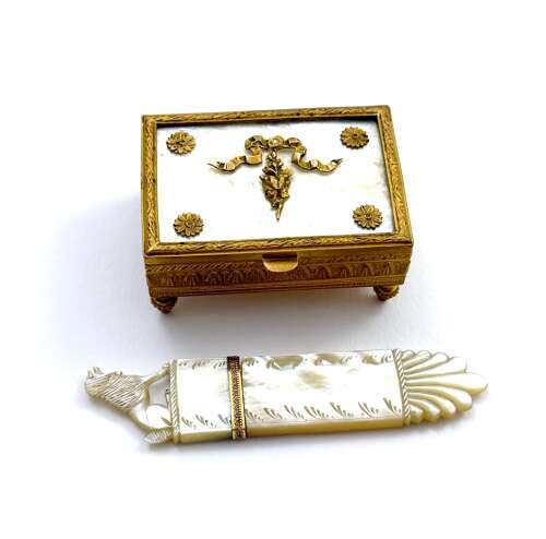 Antique French Charles X Palais Royal Mother of Pearl Needle Case with a Finely Dog Finial