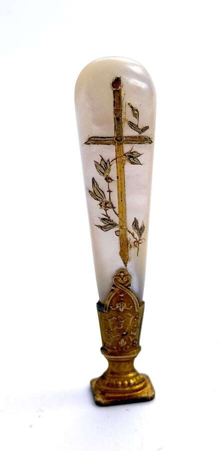 Antique French Mother of Pearl&nbsp;Seal Delicately Decorated with Gilt and Foliate Decoration