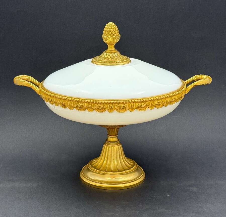 A Stunning Antique Bulle de Savon Opaline Glass Tazza