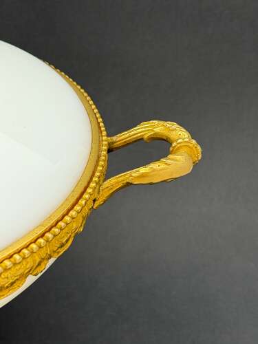 A Stunning Antique Bulle de Savon Opaline Glass Tazza