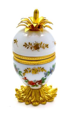 A Pretty French Bulle De Savon Opaline Egg Shaped Box Decorated with Delicate Flowers