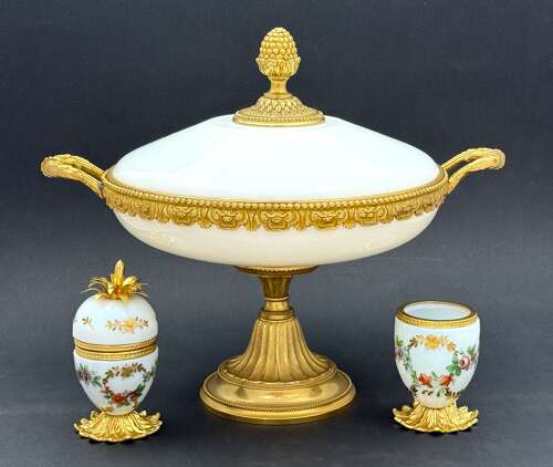A Pretty French Bulle De Savon Opaline Egg Shaped Box Decorated with Delicate Flowers