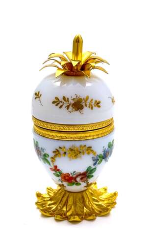 A Pretty French Bulle De Savon Opaline Egg Shaped Box Decorated with Delicate Flowers