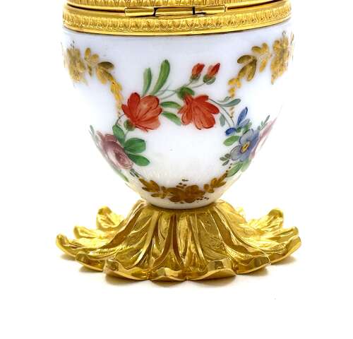 A Pretty French Bulle De Savon Opaline Egg Shaped Box Decorated with Delicate Flowers