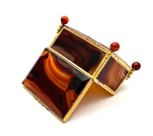 A Fine Antique Agate Jewellery Box