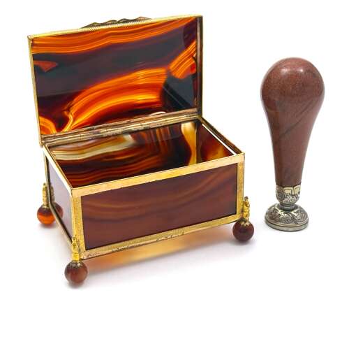 A Fine Antique Agate Jewellery Box
