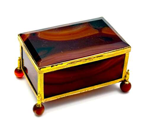 A Fine Antique Agate Jewellery Box